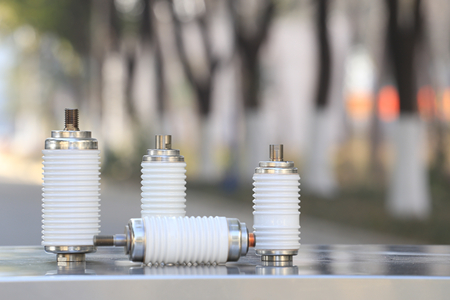 真空開關管接觸點選什么材質好？一般為銅合金！